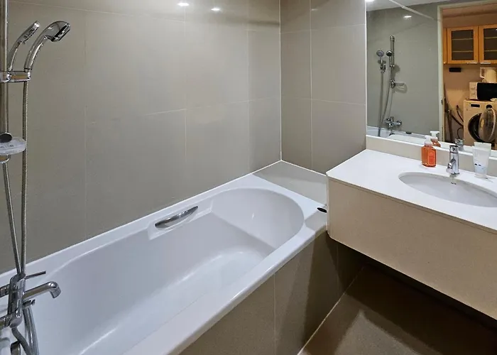 Apartment Kuma House Asoke